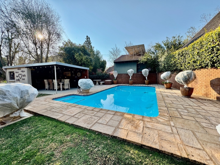 5 Bedroom Property for Sale in Mooivallei Park North West